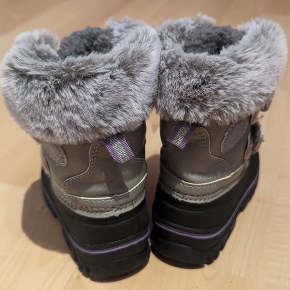 Water Resistant 3M Thinsulate Winter Boots - Infant Size 6, Never Worn, Stylish - Picture 3 of 4